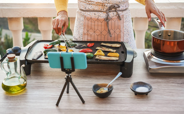 Language learning through cooking food