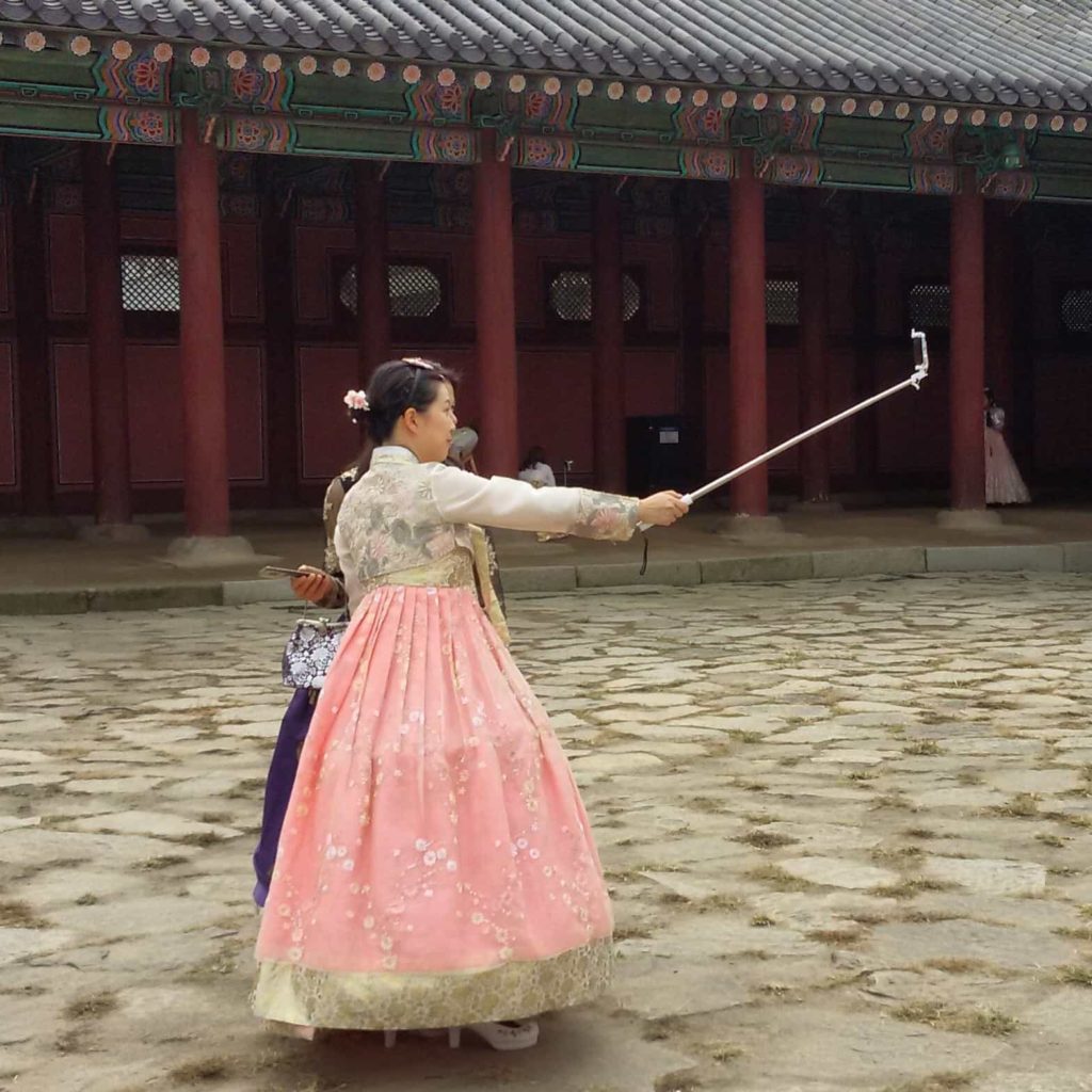 SEOUL Things to Do CHANGDEOK-GUNG PALACE AND SECRET GARDEN